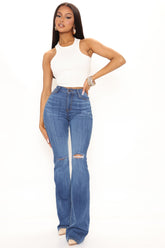 Tall – Luxuriöse, superelastische Schlagjeans im Distressed-Look – dunkle Waschung